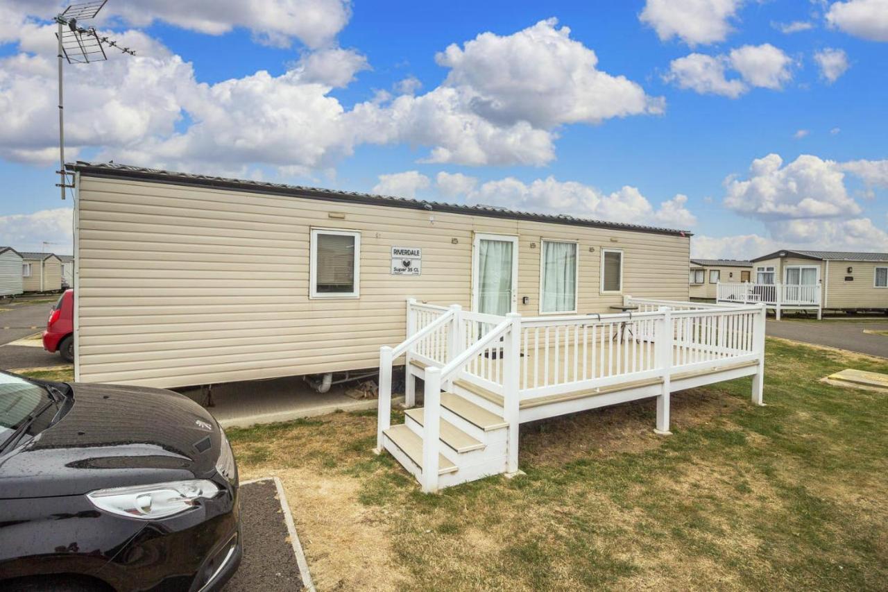 Caravan With Decking At Martello Beach Nearby Clacton-On-Sea Ref 29017Kv Hotel Kültér fotó
